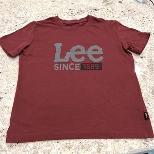 LEE SINCE 1889 boys tee. Size (S) 8. Burgundy.